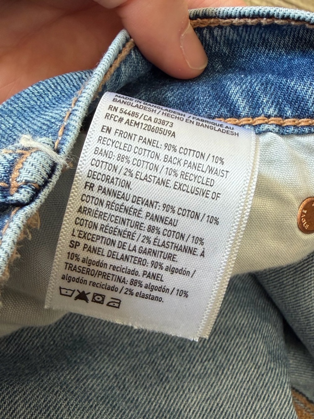 American Eagle Dreamy Drape Strigid Low-Rise Ultra Wide-Leg Jeans - Picture 7 of 12